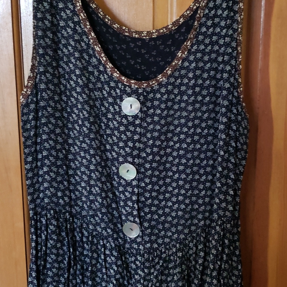 Womans Spring Dress - Picture 3 of 4